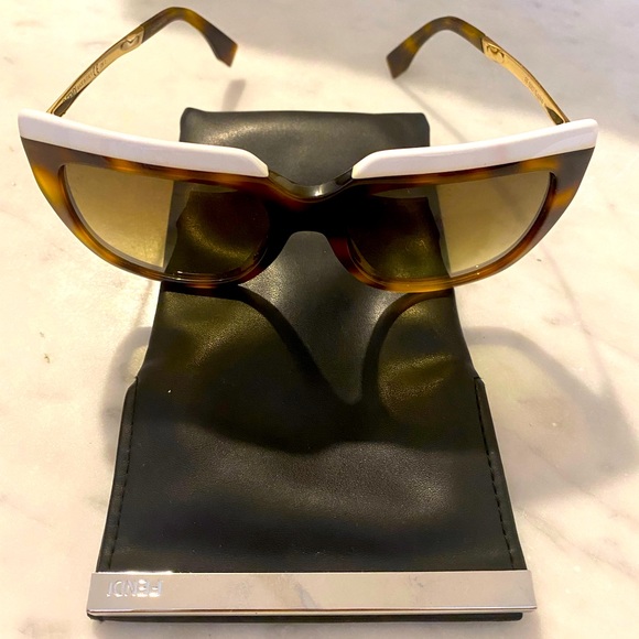 Fendi 2 tone sunglasses - Picture 1 of 7